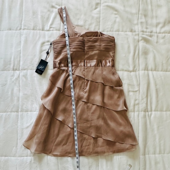 Dress | size 6 | Adrianna Pappel | Cocktail  | Champagne, blush, nude - Picture 6 of 14